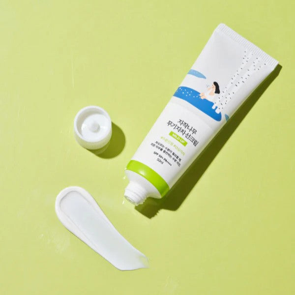 Lotion smear for Round Lab Birch Juice Mild-Up Sunscreen SPF50+ PA++++ (50 mL)